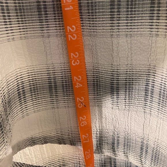 Liz Claiborne Women Top, Size M, Blue Striped Poly Blend Crew Neck Sleeveless - Picture 5 of 5